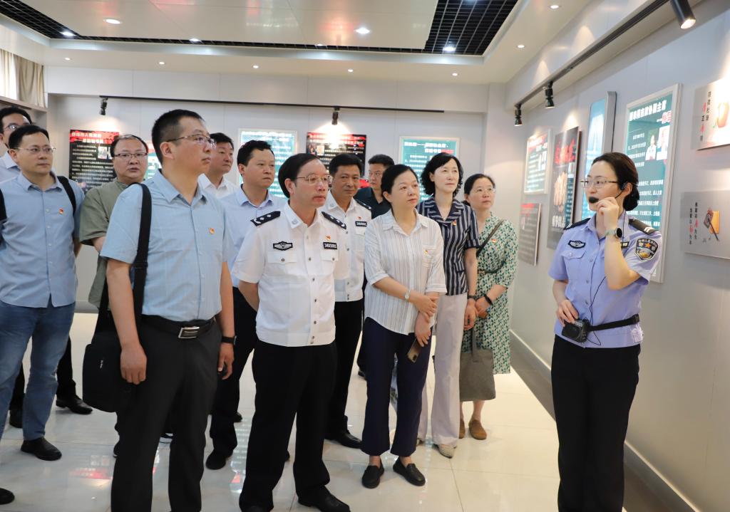 ABDF43EE6974C7E6F55A48D2F45_F9A3BD1D_175F4