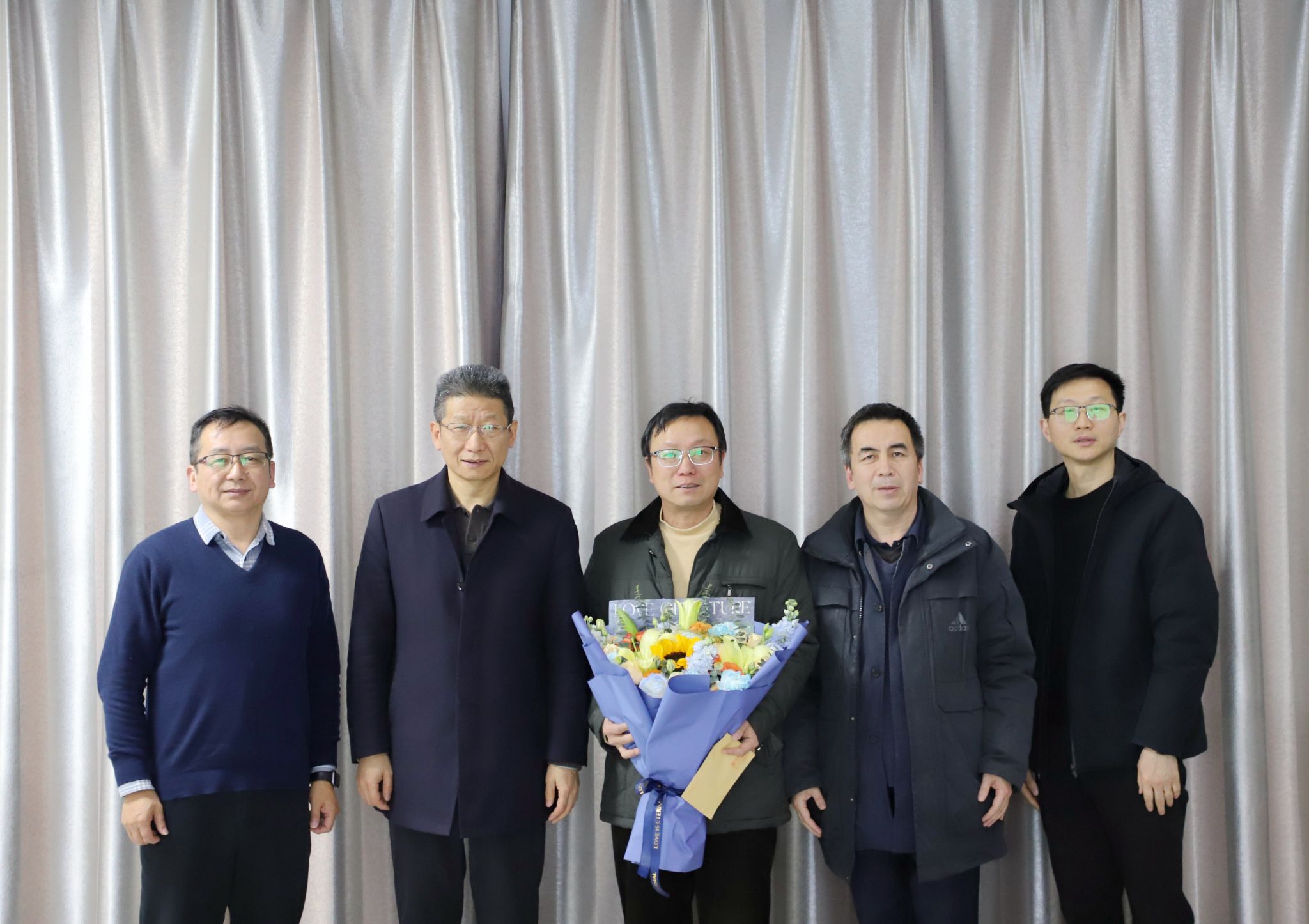 A4EE0CB742692026BEEBD916F80_7AFCB2F9_43724