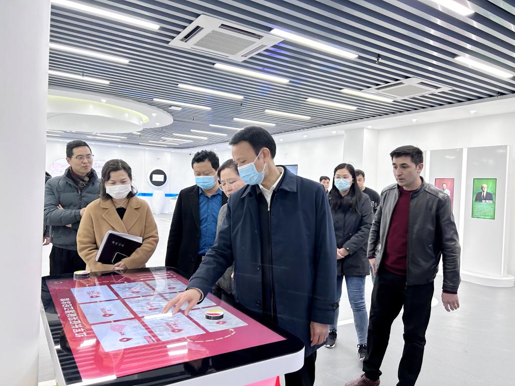 C5E2D14460E90F8F87A72827FF3_3AAE9ADC_2216B